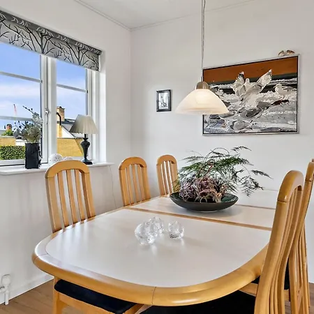 Eia - 1-5km From The Sea By Interhome *